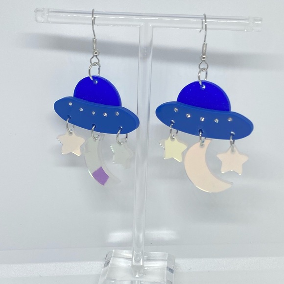 NWT Blue Iridescent Spaceship Acrylic 3D Earrings - Picture 3 of 5